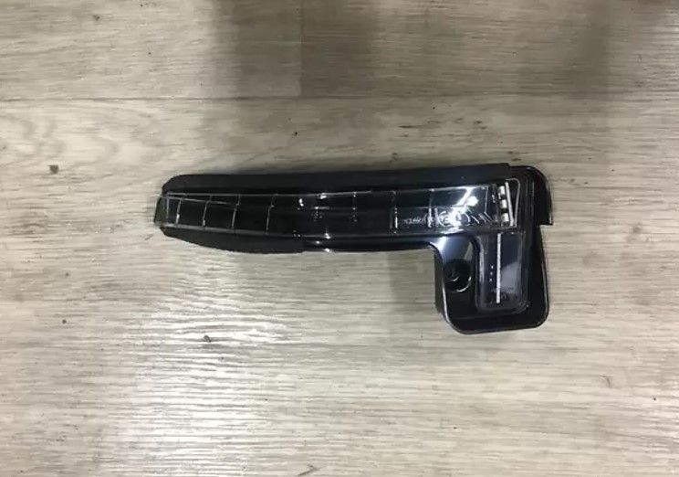 Повторювач повороту лівий Jeep Cherokee 2013-2018 2018-, Jeep Compass 2016-2021 FP3806M31 фото