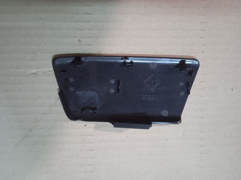 Заглушка крюка буксировки Opel Zafira 2008-2011 556307-9 фото