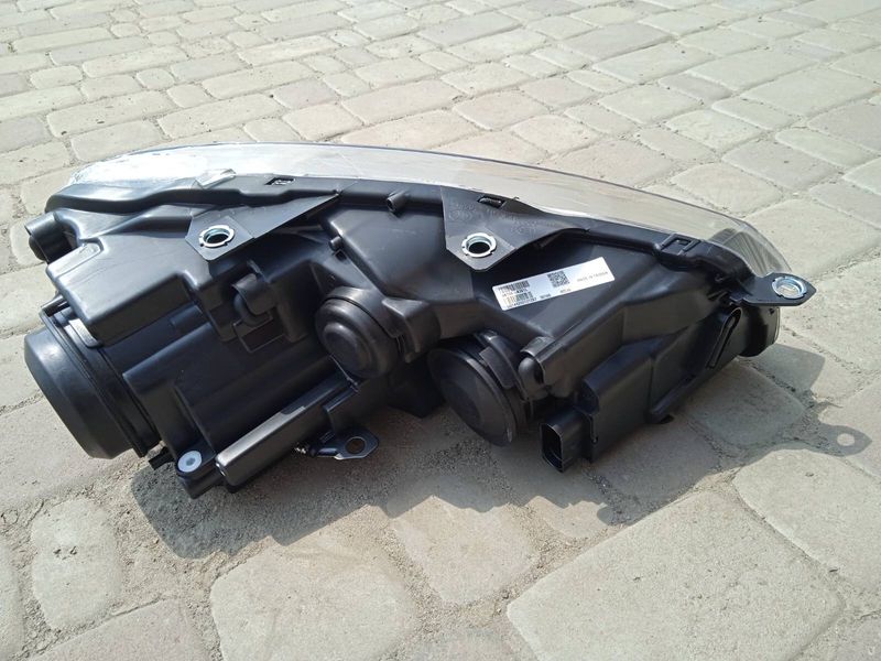 Фара основная левая Volkswagen Golf 6 2008-2012 9518090E фото